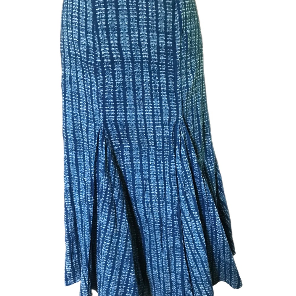 Ralph Lauren Flowy Summer Skirt Size 14 MidiLength Lightweight Blue Batik Print.